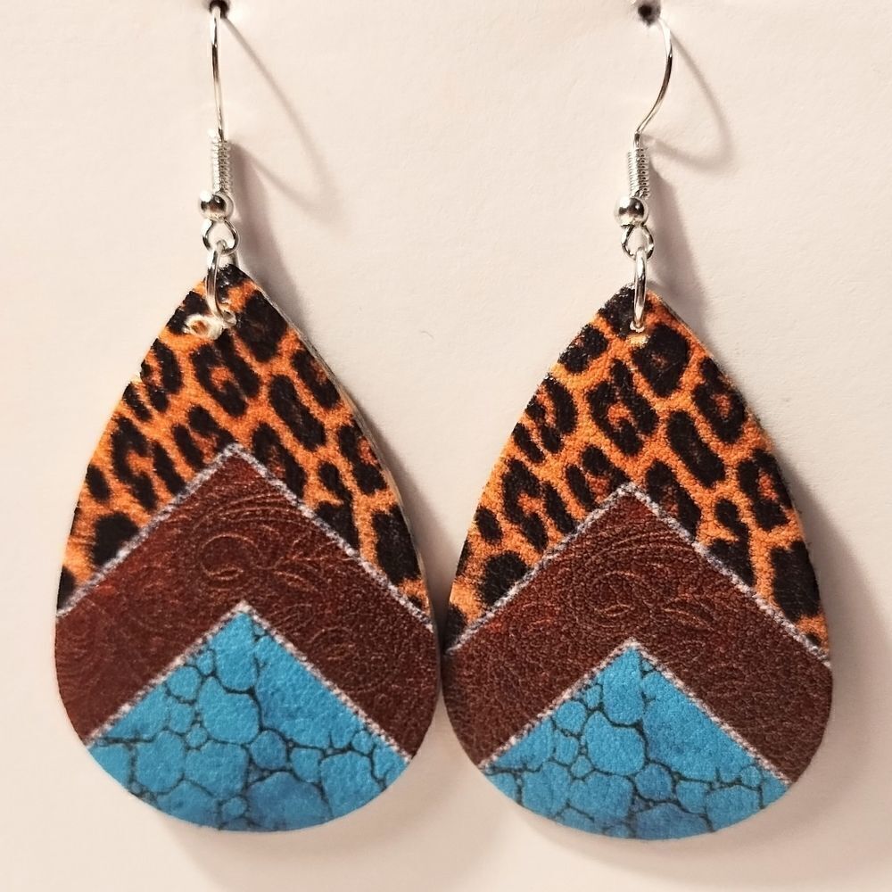 Earrings Leopard turquoise dangle teardrop faux leather new d73